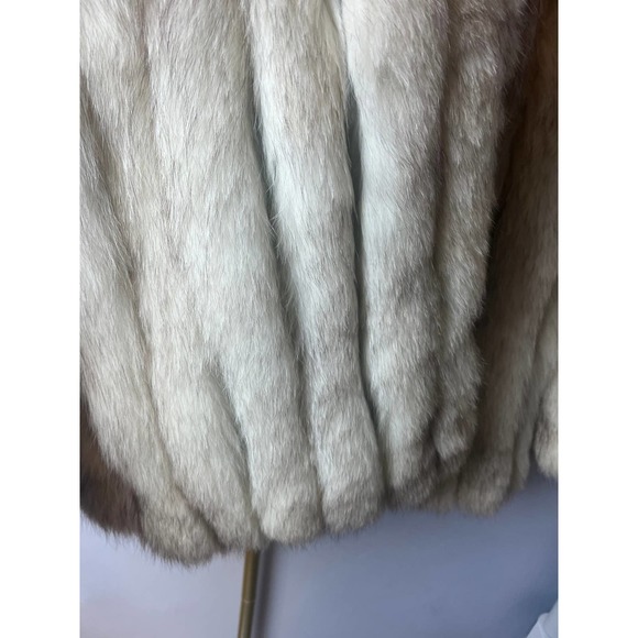Saga Furs Luxurious Fox Fur Coat Sz. L - Picture 12 of 14